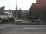 Autos und Radfahrer in Berlin auf der Karl-Liebknecht-Strae unterwegs. 27.2.2012