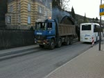 Stassenbauarbeiten. Abfr�sen des Stassenbelages bei laufendem Verkehr auf einer Verkehrreichen Stra�e in Wiltz am 11.04.2012