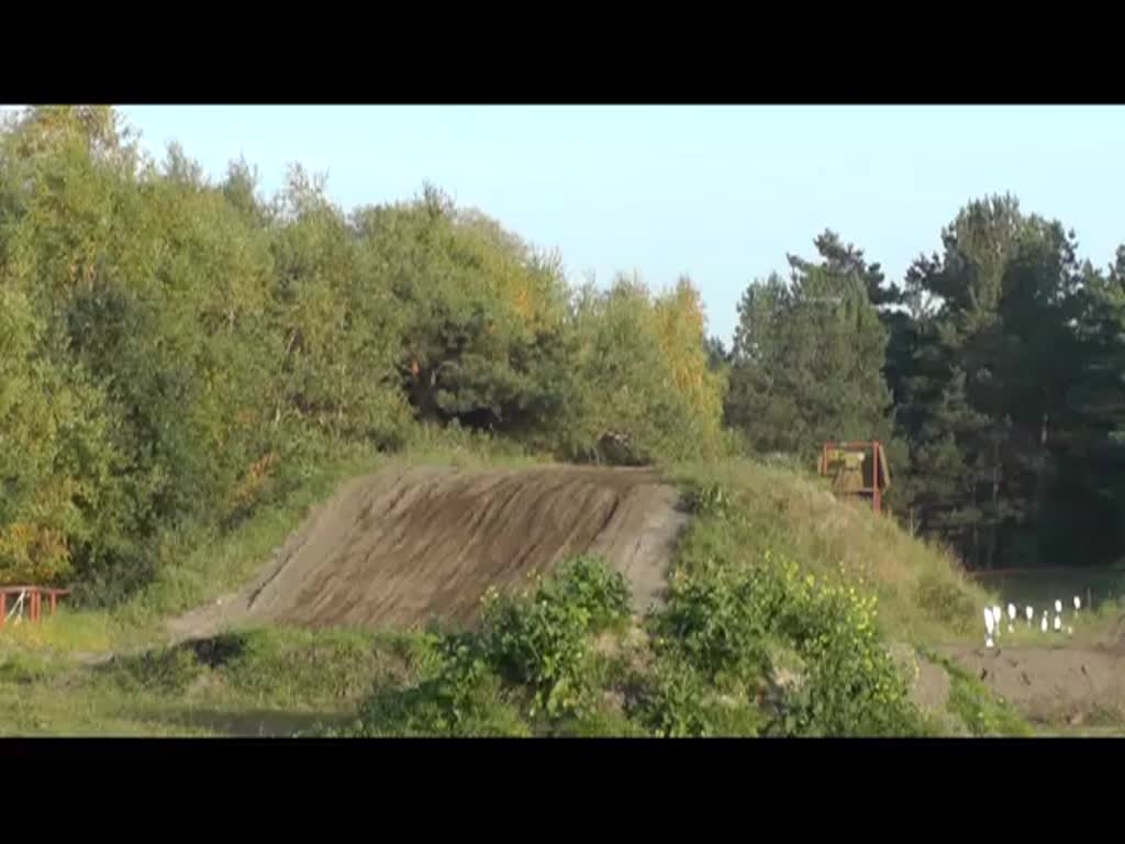 Bei idealen Bedingungen am Wochenende testeten viele Fahrer ihre Crossmaschinen auf der Motocross Strecke Ueckermnde. - 20.10.2012